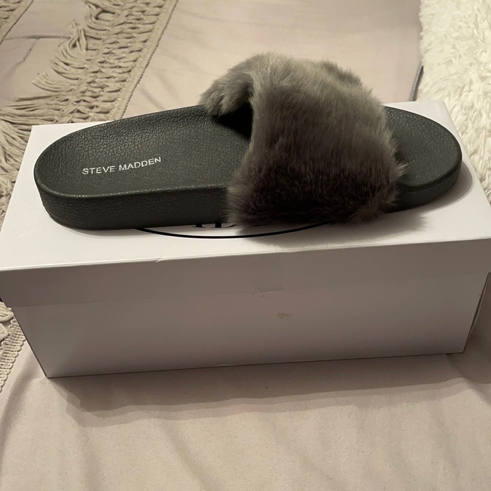 Steve Madden grey faux fur slides